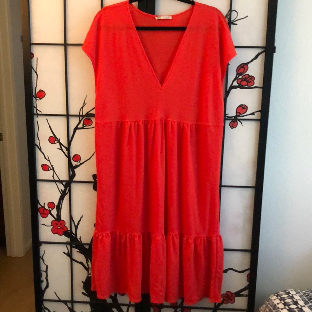 ZARA DRESS W/BLUNGING V NECK